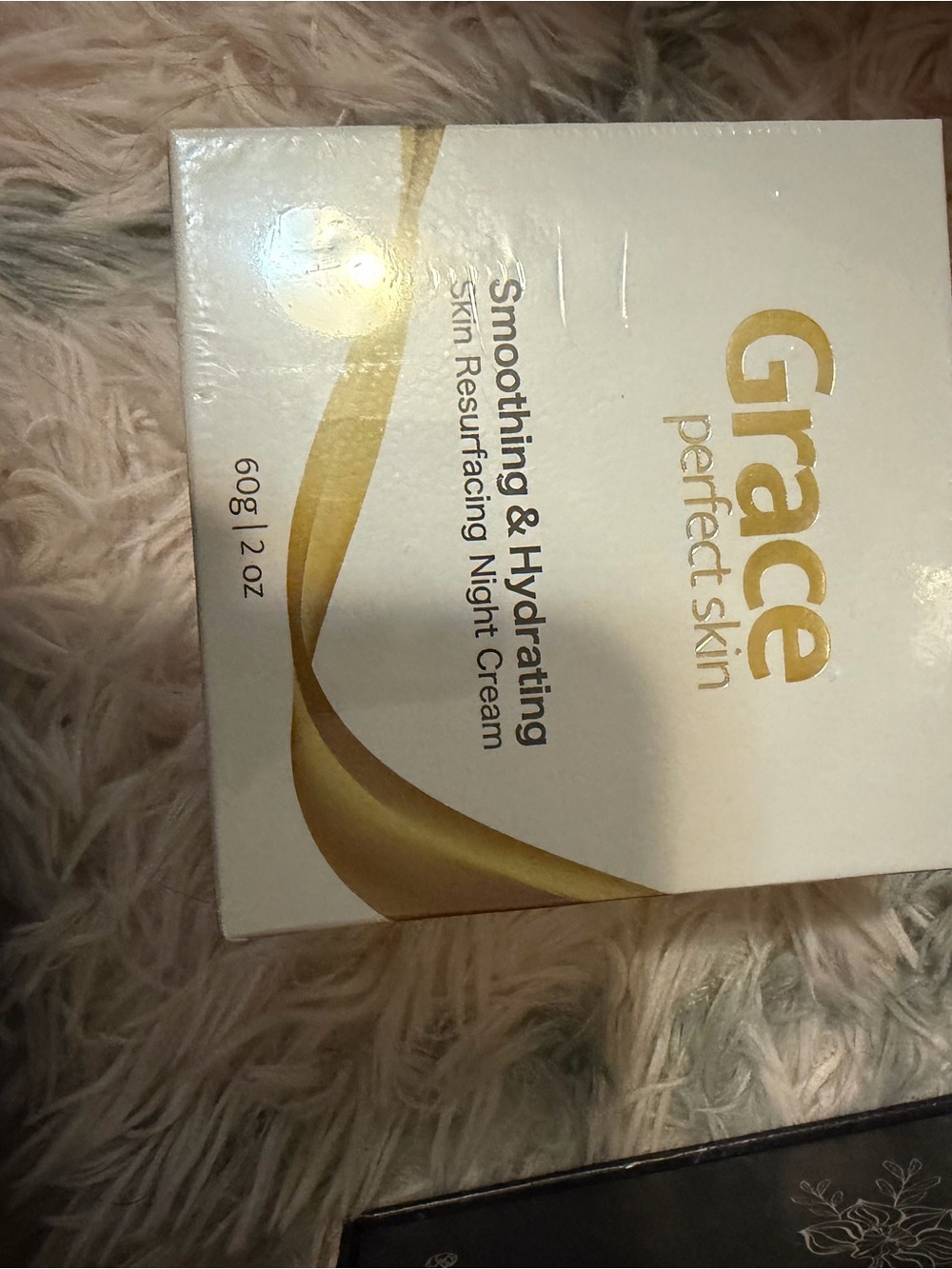 Grace Smoothing & Hydrating Night Cream - Gold/White
